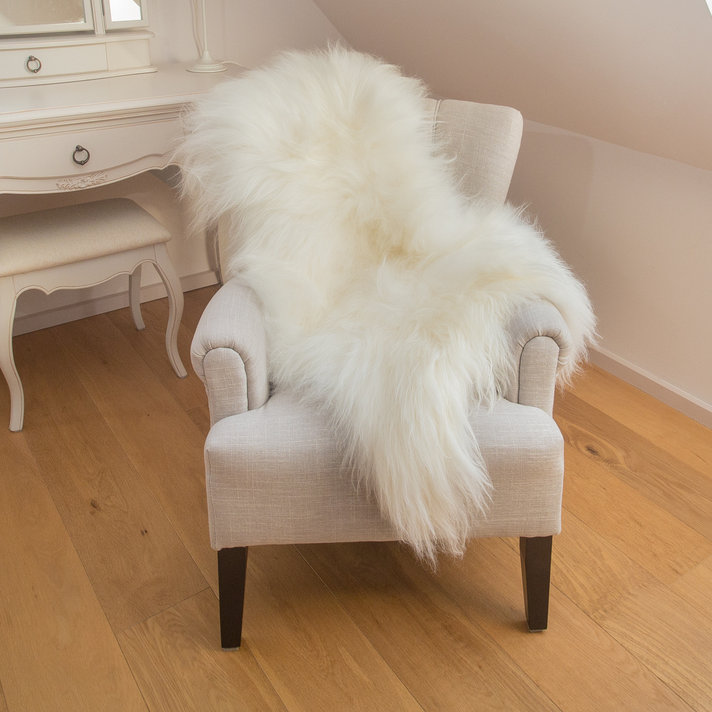 Mercer41 Huitt Animal Print Handmade Shag Sheepskin White/Ivory Area